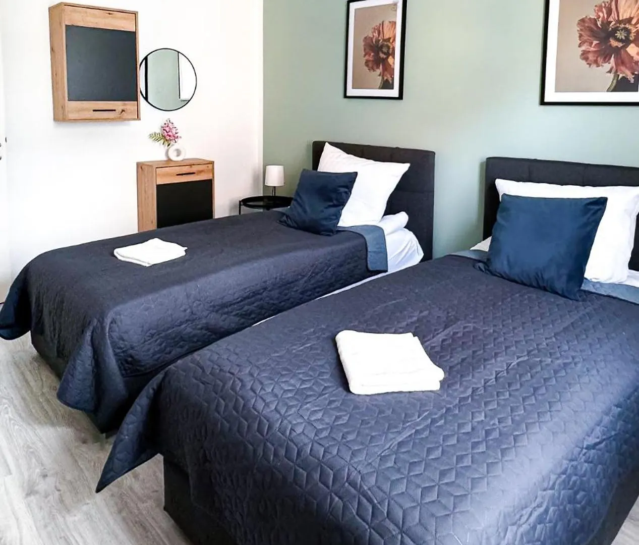 Apartment 2 Zkb-3Og Oder 3 Zkb-Ug Im Zentrum Zw Rathaus Und Dom Augsburg