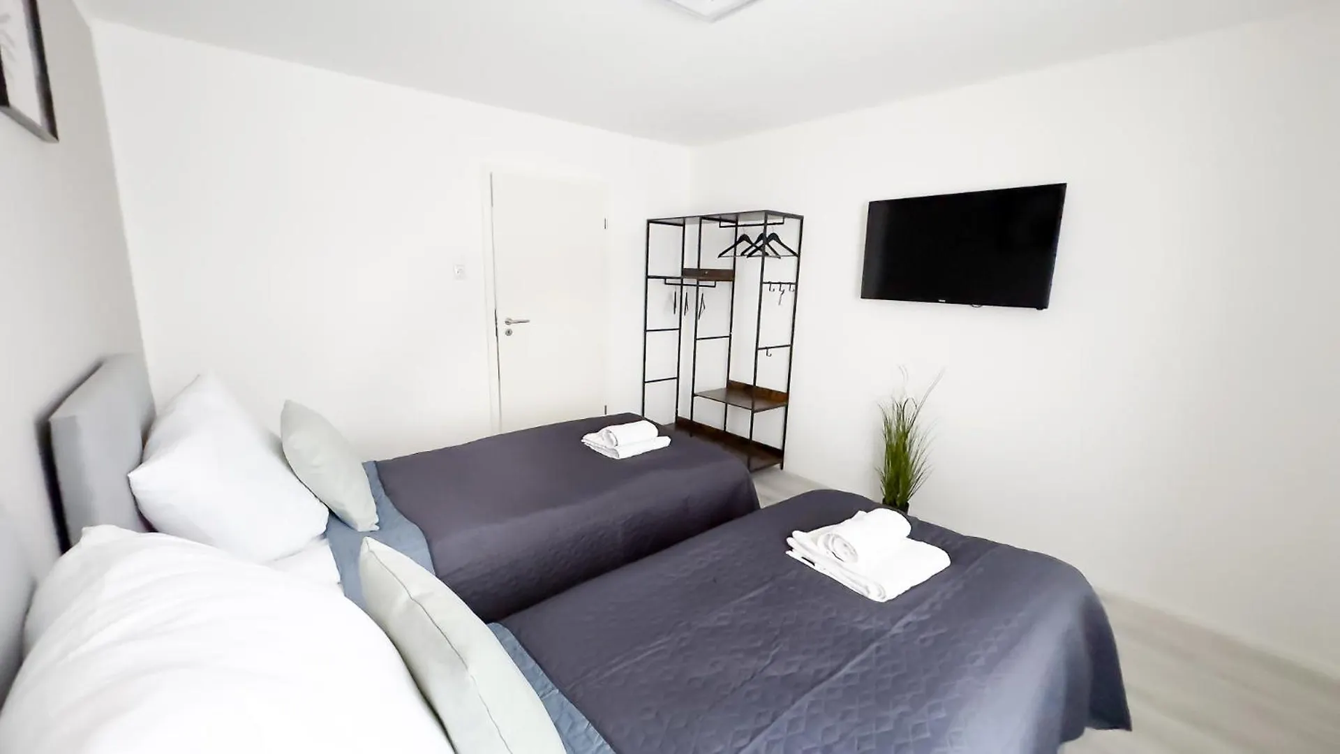 Apartment 2 Zkb-3Og Oder 3 Zkb-Ug Im Zentrum Zw Rathaus Und Dom Augsburg